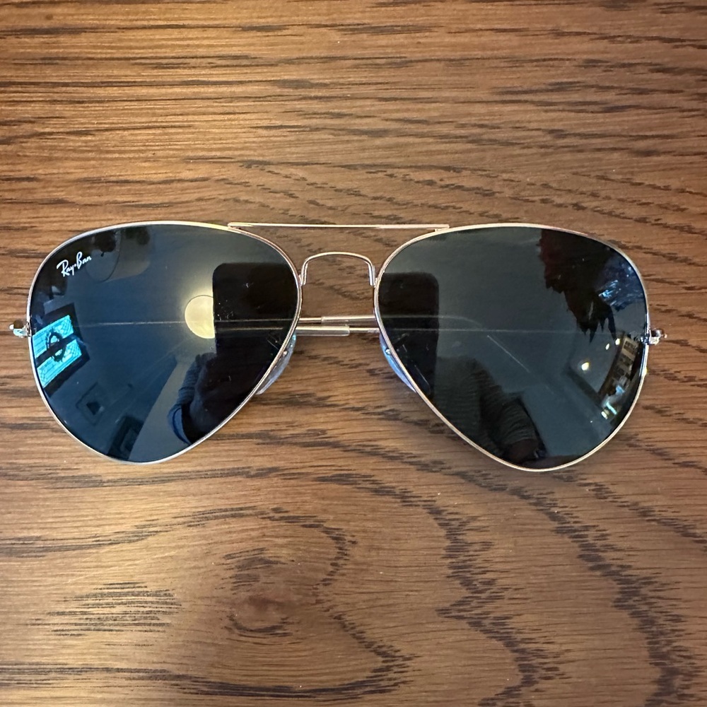 Ray-Ban RB3025 Gold Frame Aviator Sunglasses